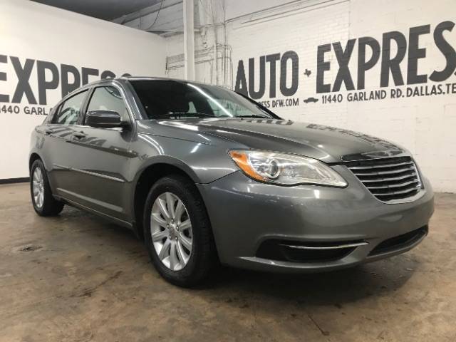 2013 Chrysler 200