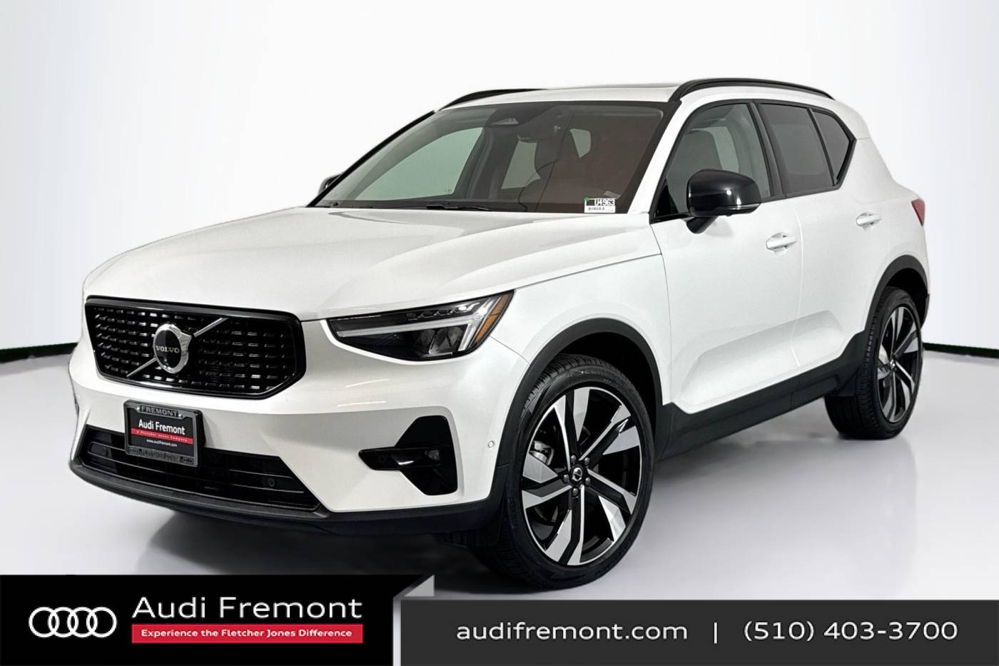 2025 Volvo XC40