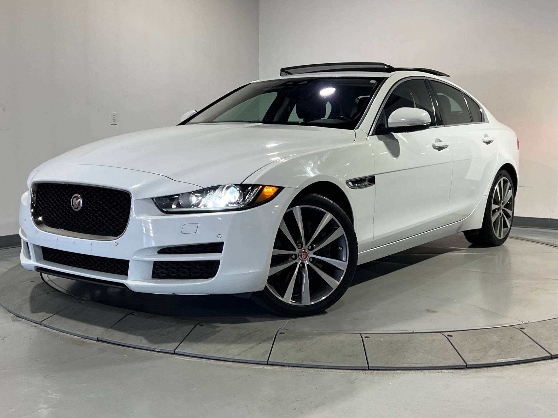 2019 Jaguar XE