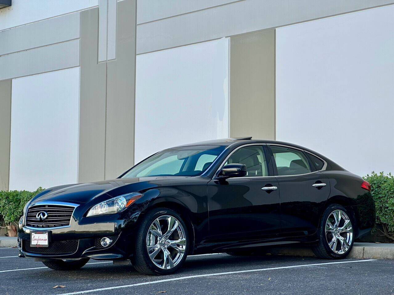 2012 Infiniti M37