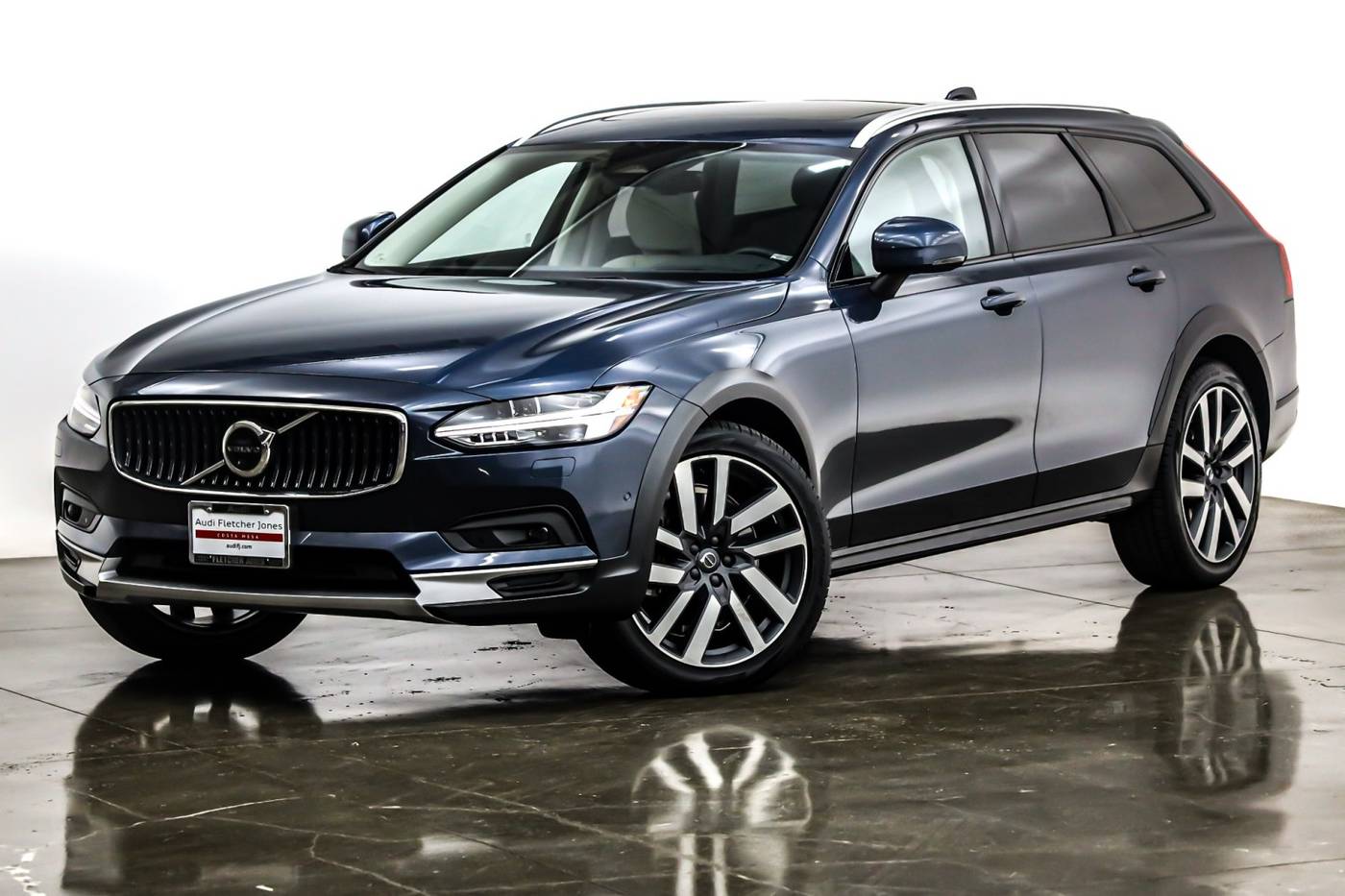 2022 Volvo V90 Cross Country