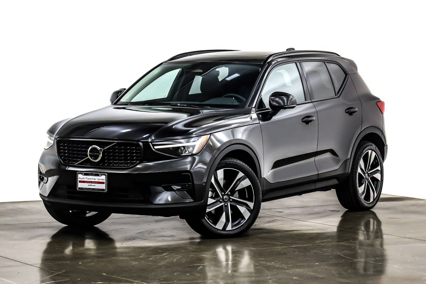 2025 Volvo XC40