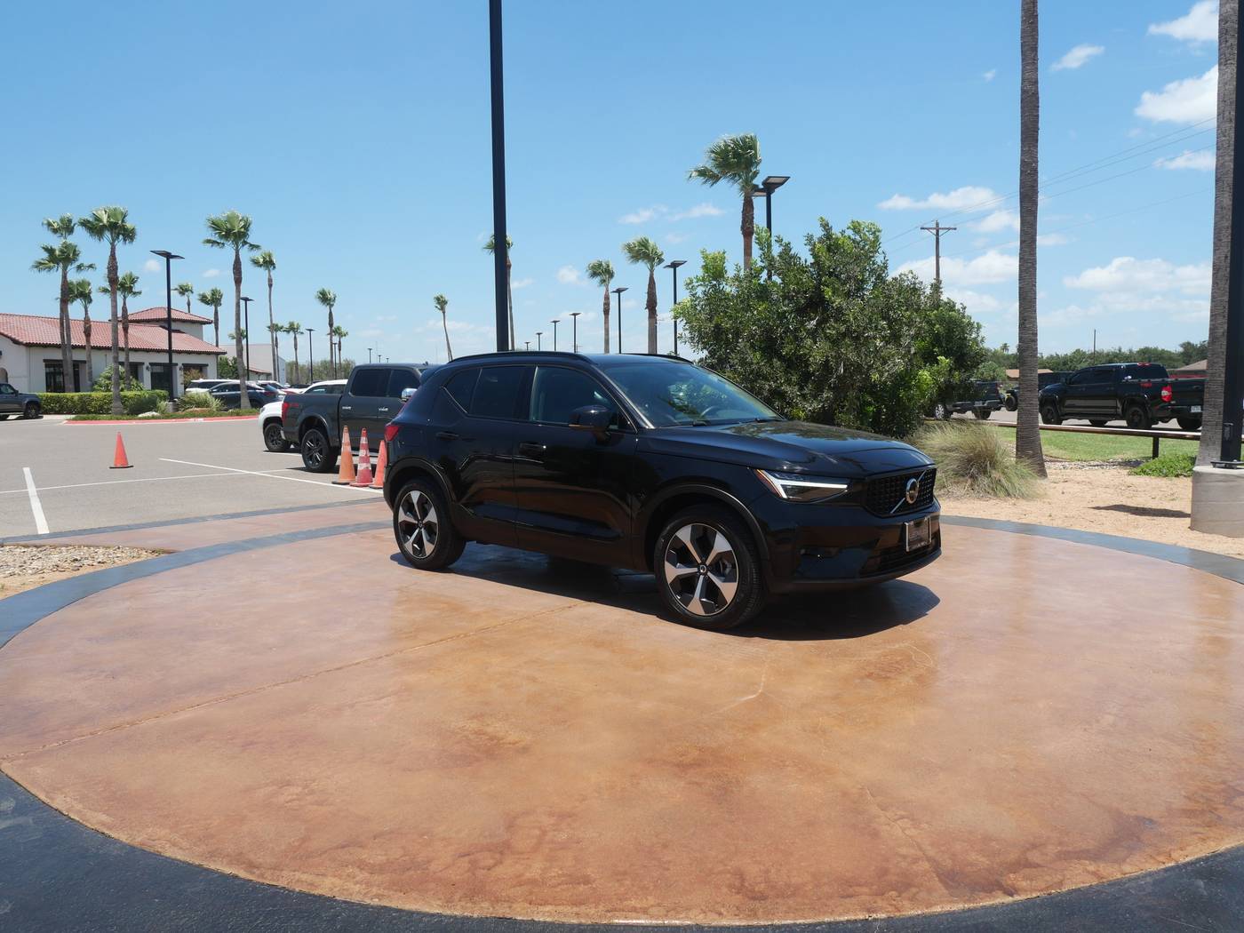 2025 Volvo XC40