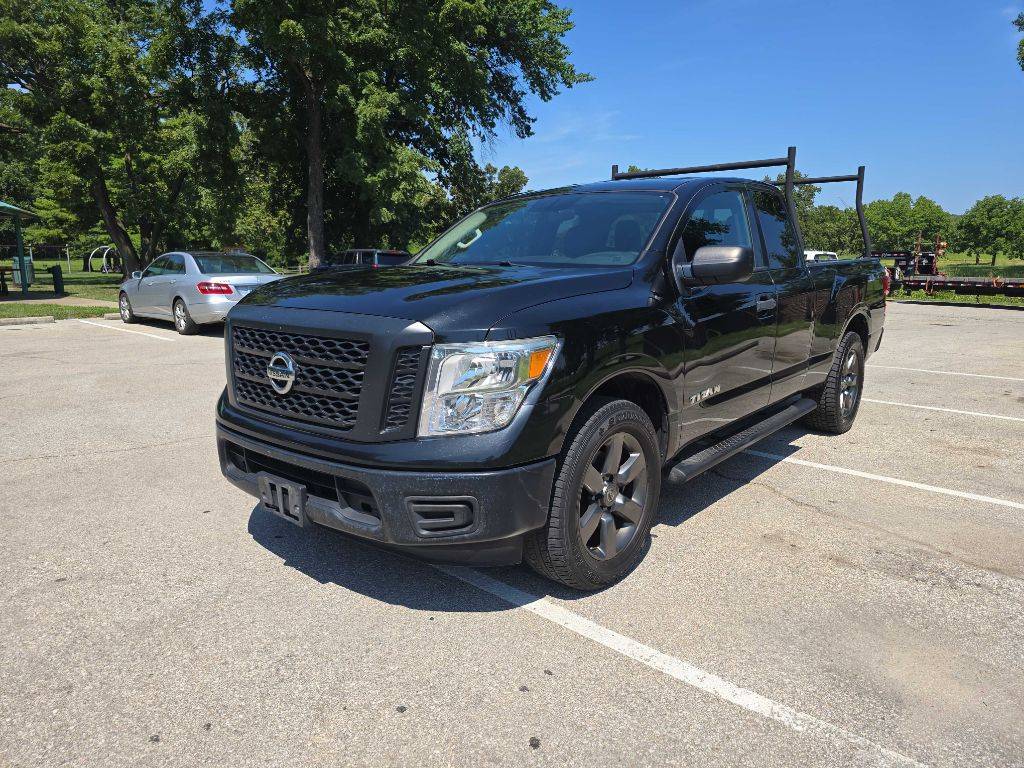 2017 Nissan Titan