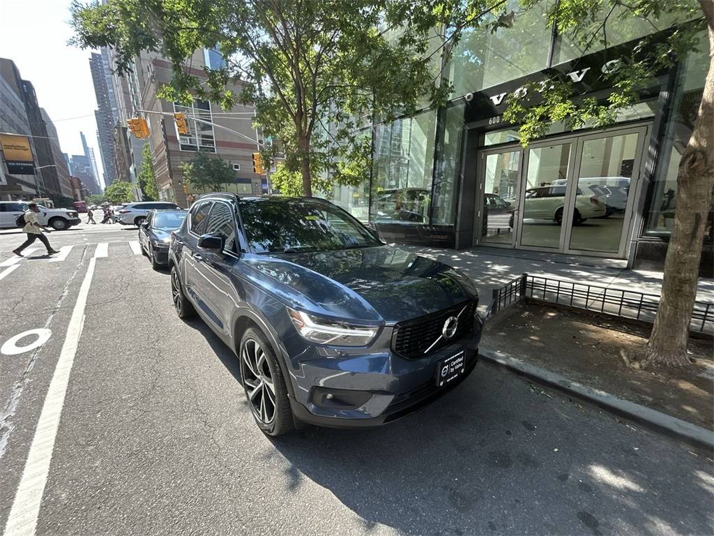 2022 Volvo XC40
