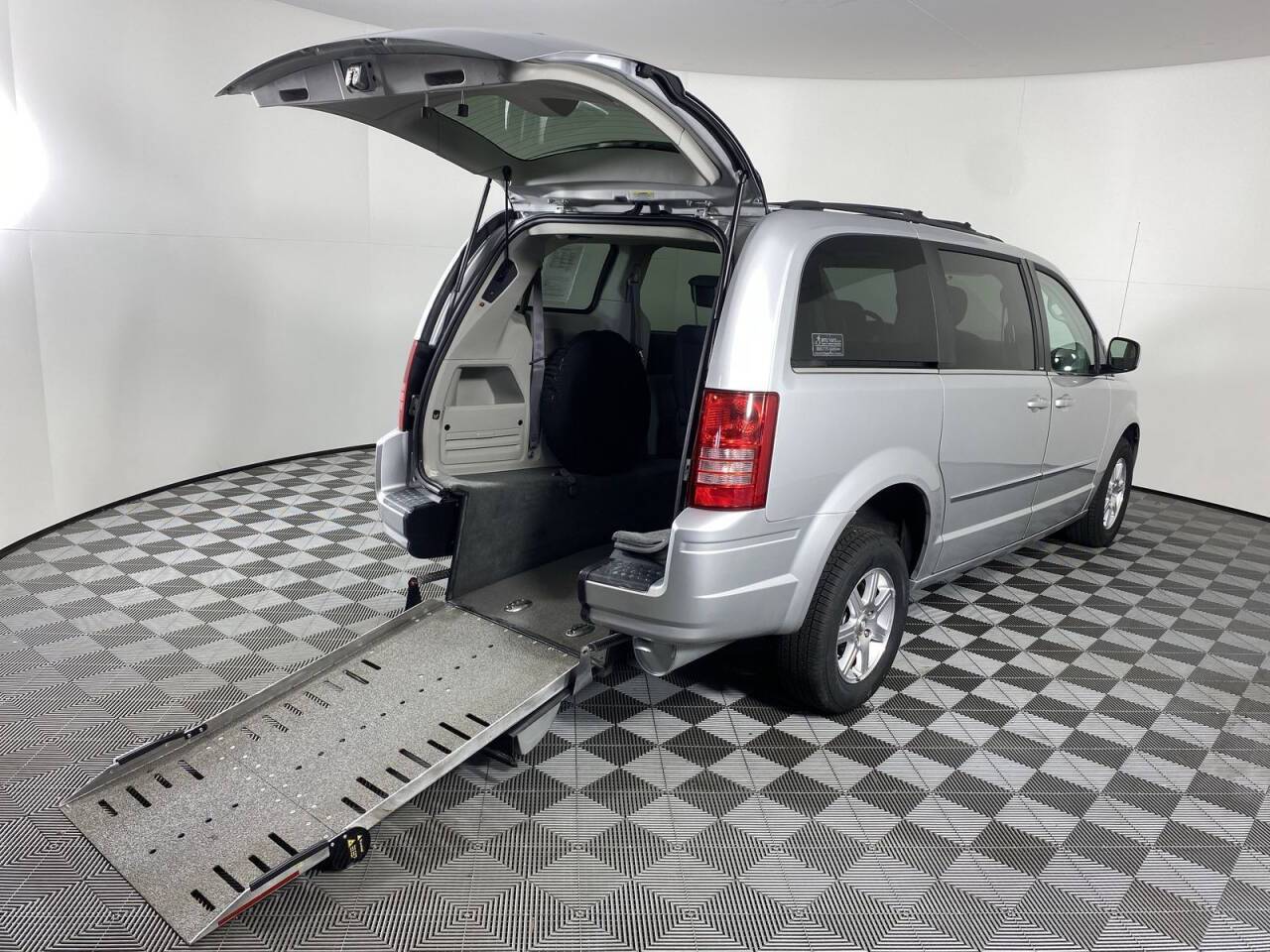 2009 Chrysler Town & Country