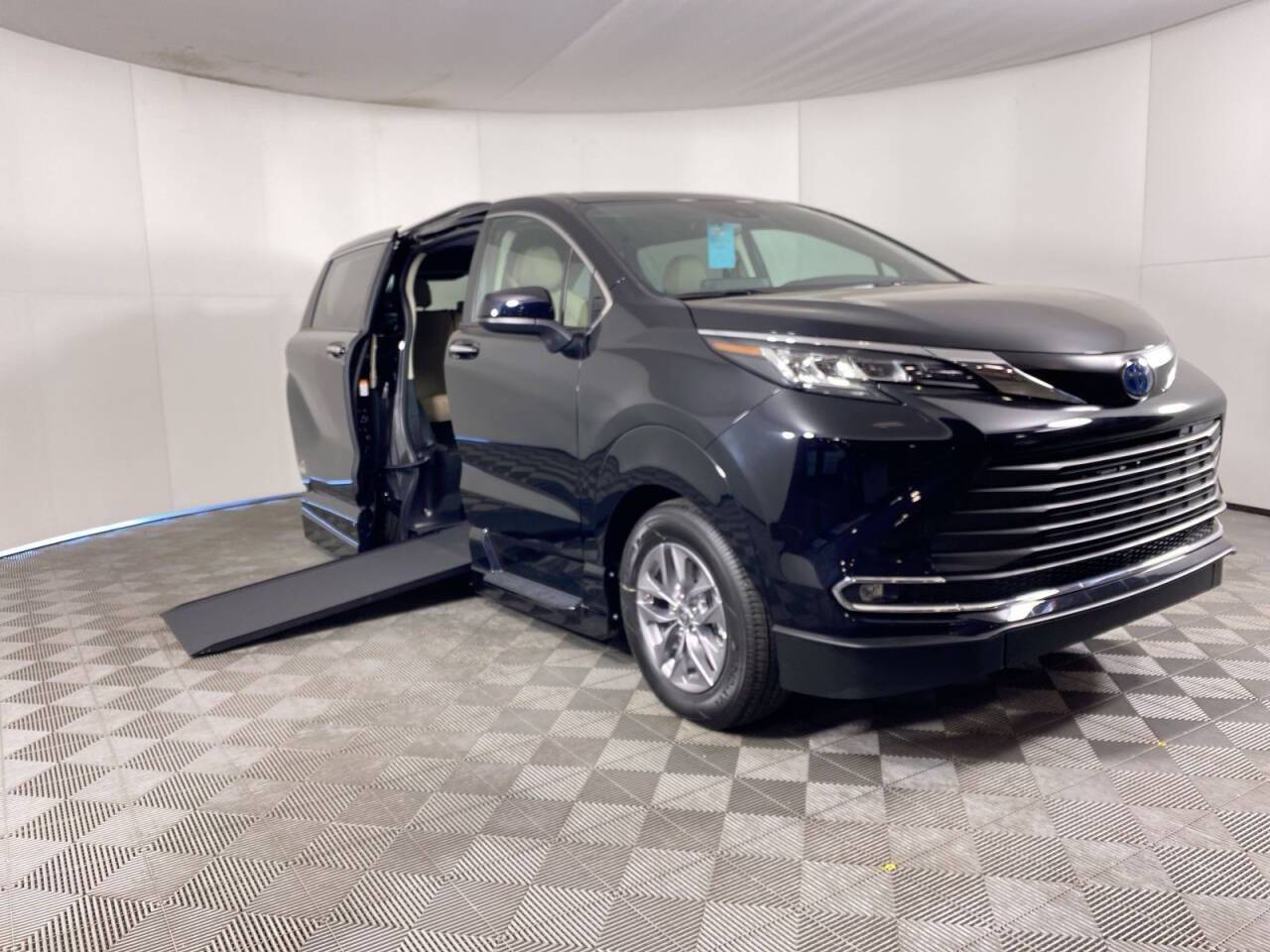 2023 Toyota Sienna