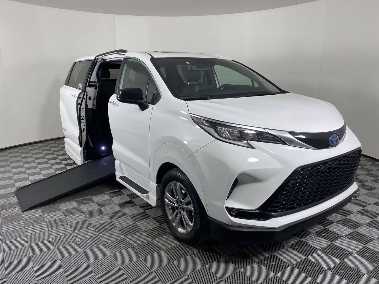 2023 Toyota Sienna