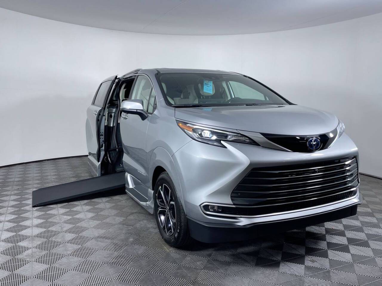 2025 Toyota Sienna