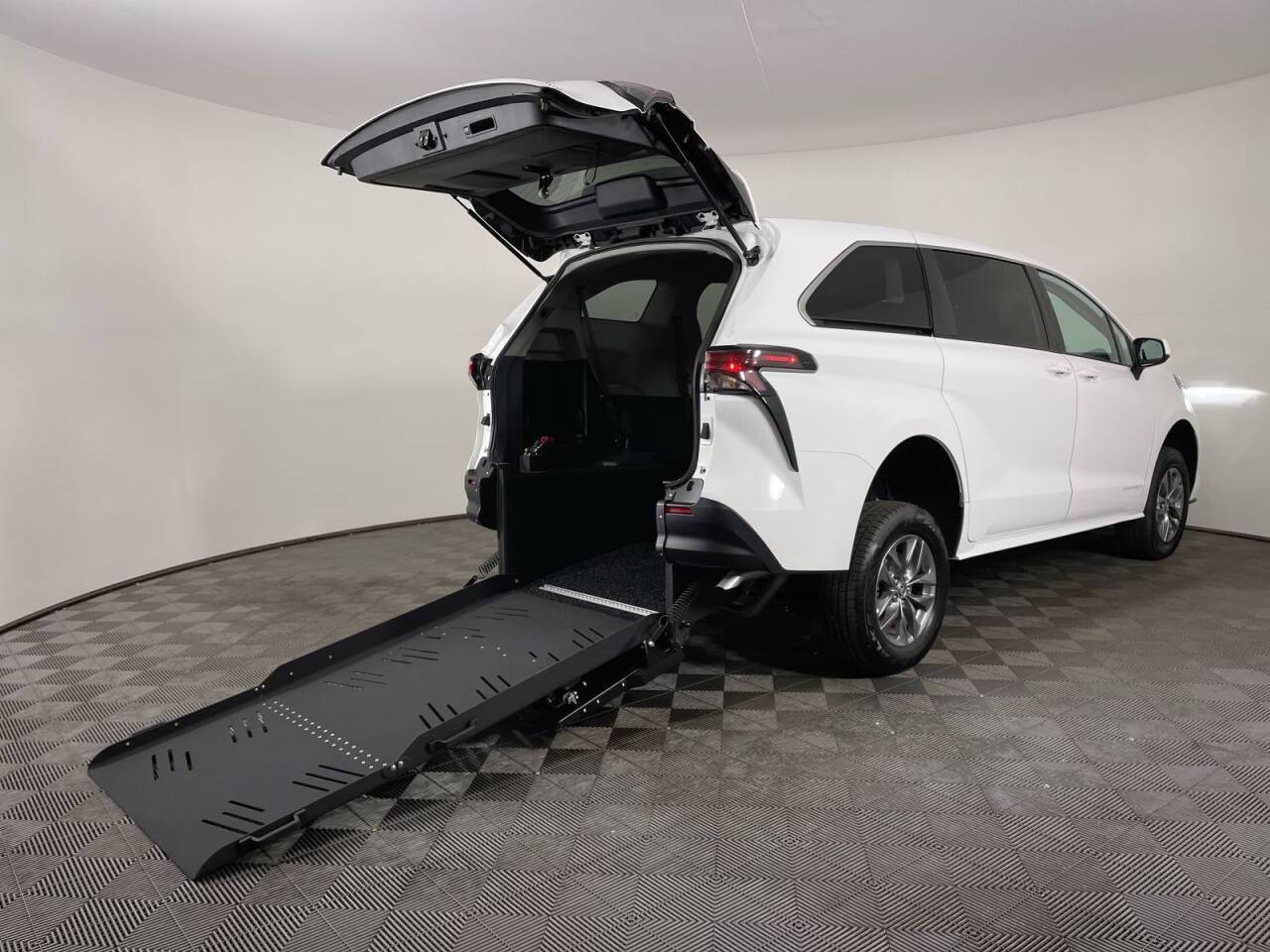 2023 Toyota Sienna