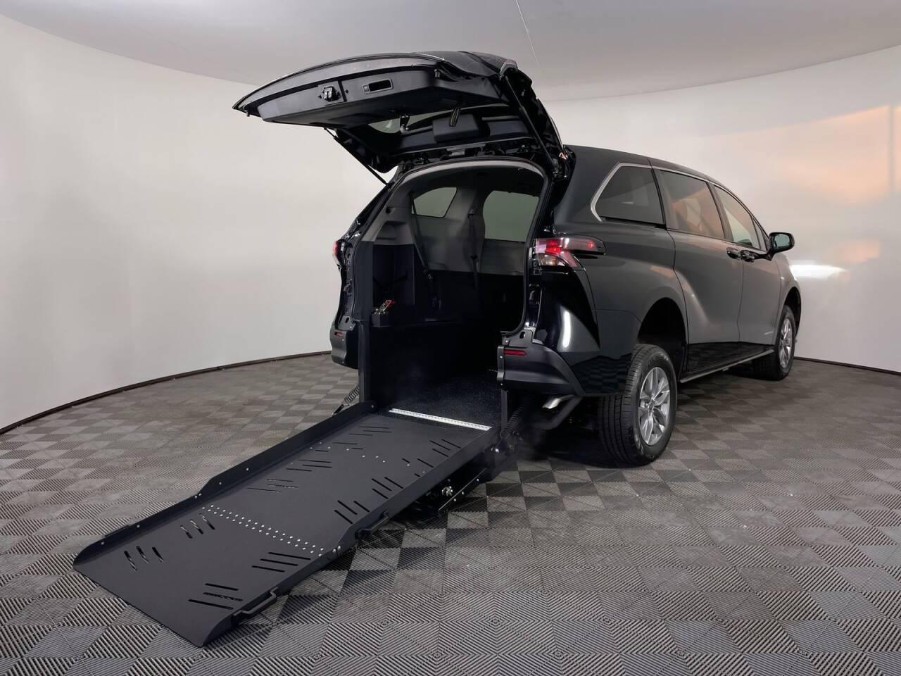 2023 Toyota Sienna