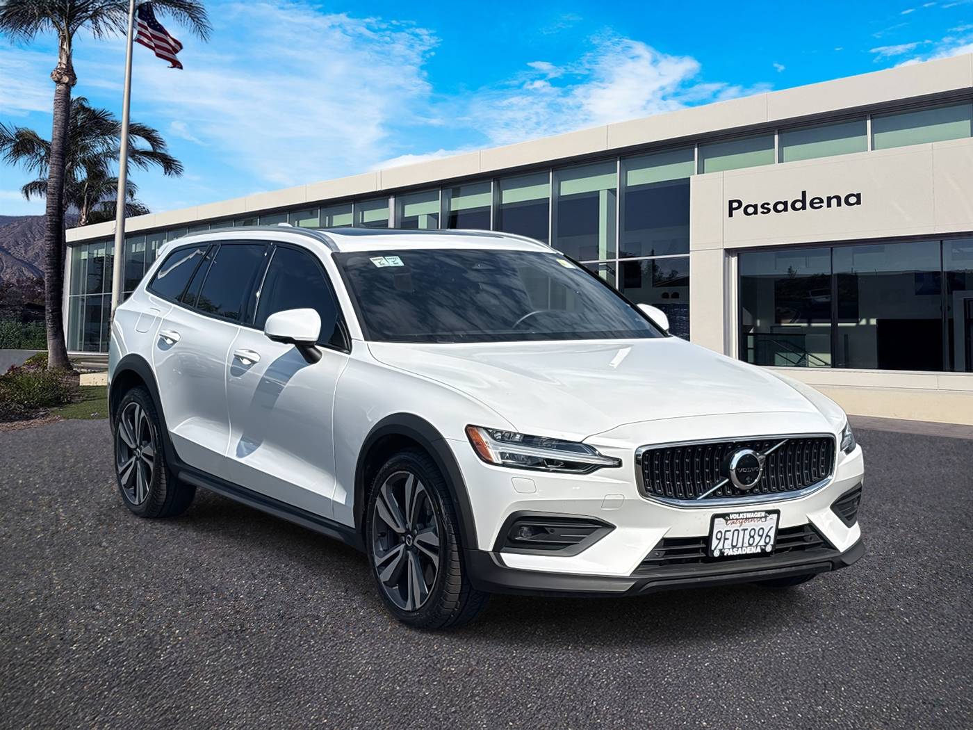 2023 Volvo V60 Cross Country