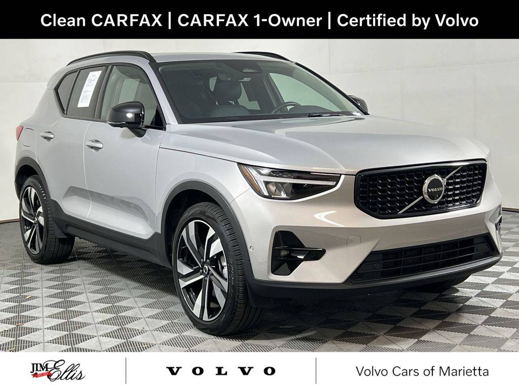 2025 Volvo XC40