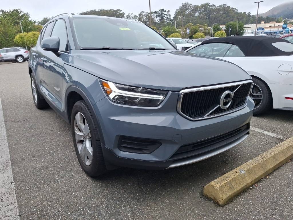 2022 Volvo XC40
