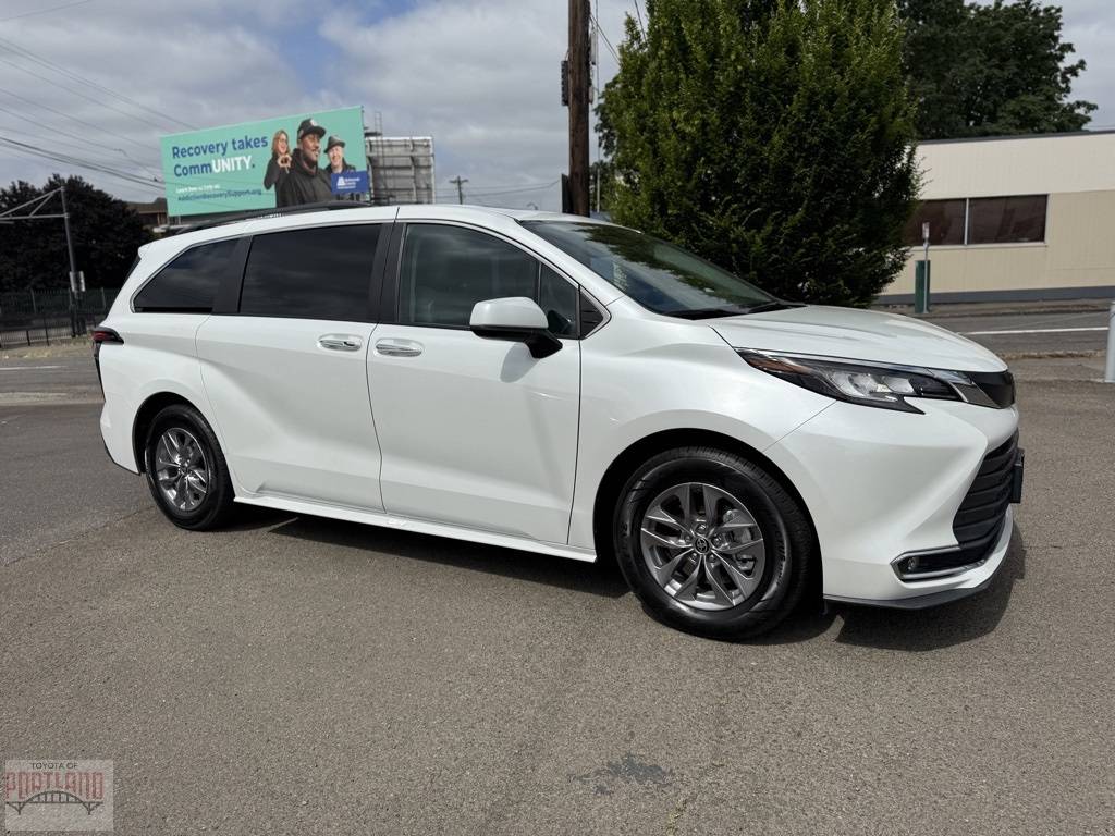 2023 Toyota Sienna