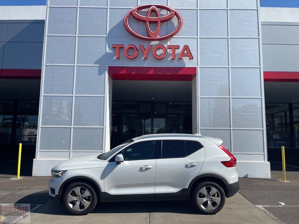 2021 Volvo XC40