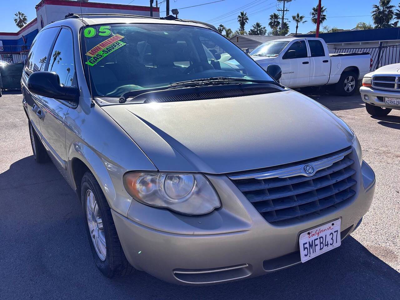 2005 Chrysler Town & Country