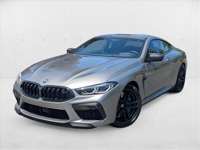 2022 BMW M8