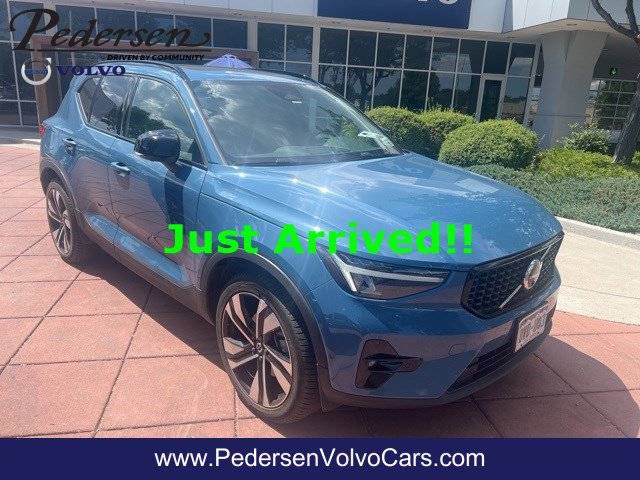 2023 Volvo XC40