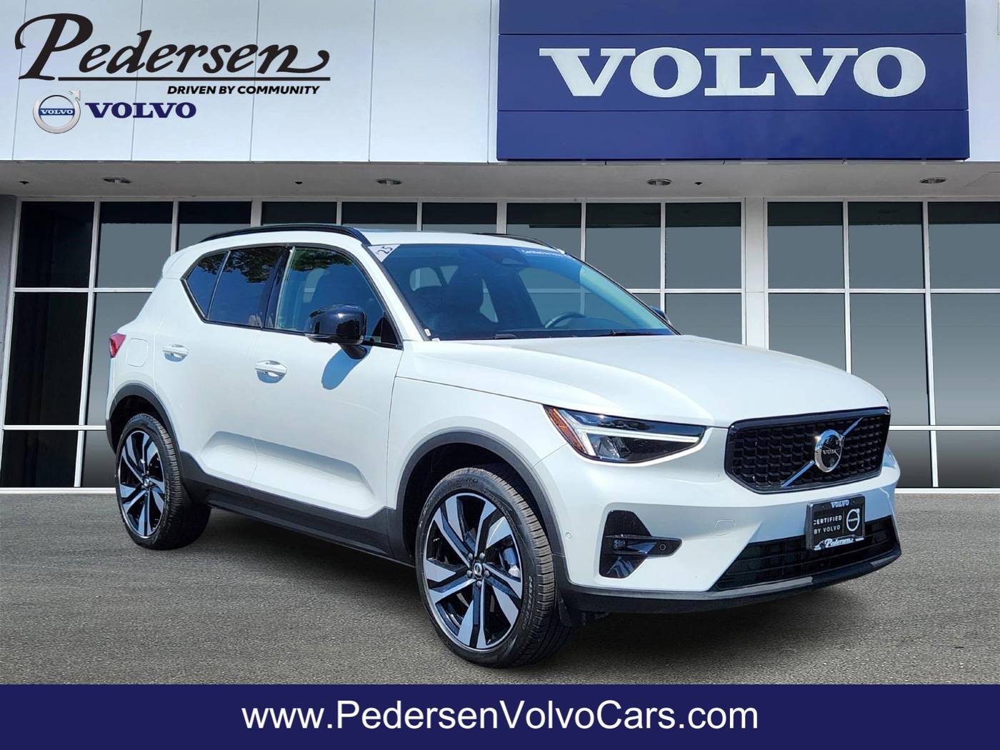 2025 Volvo XC40