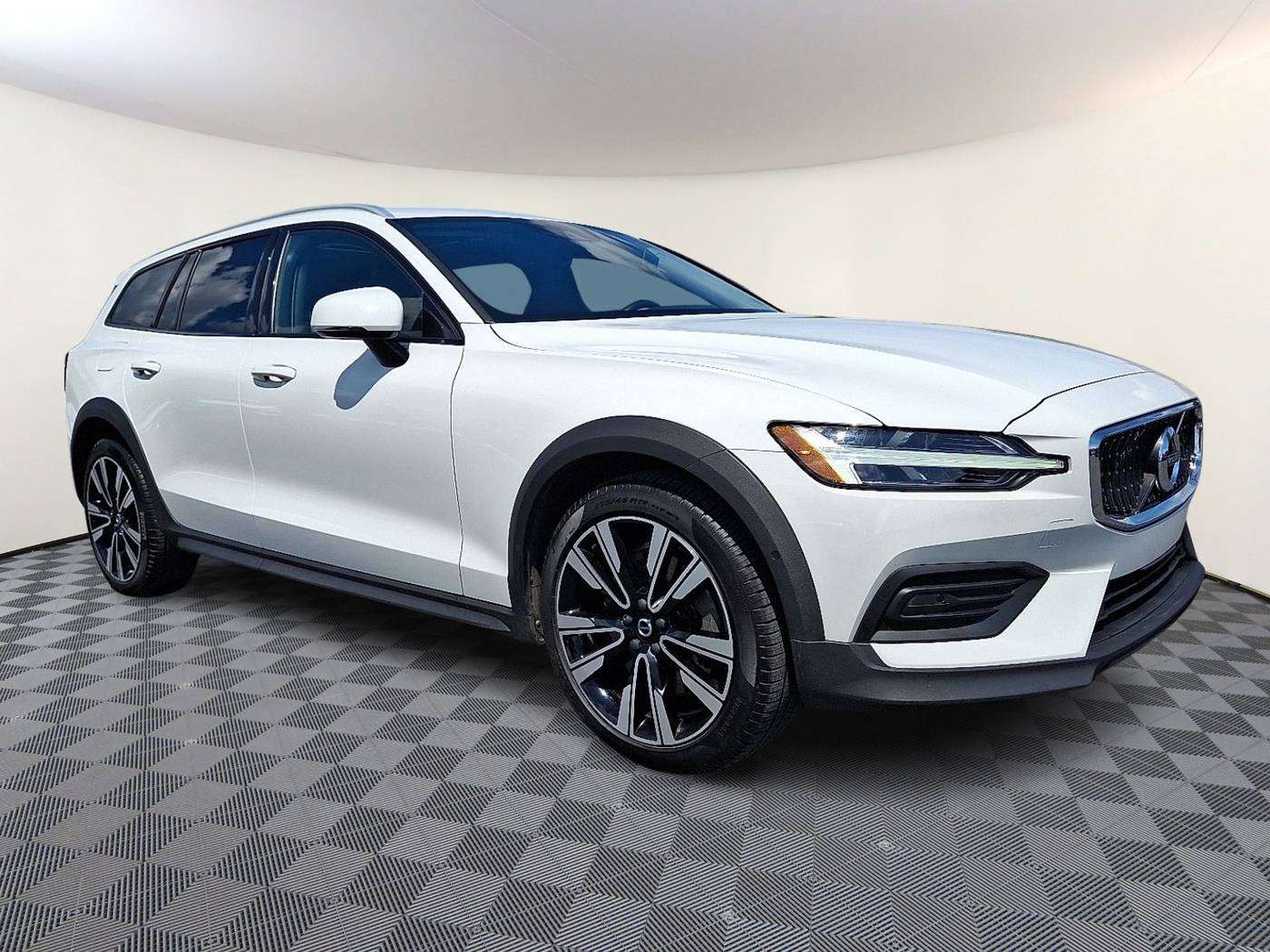 2020 Volvo V60 Cross Country