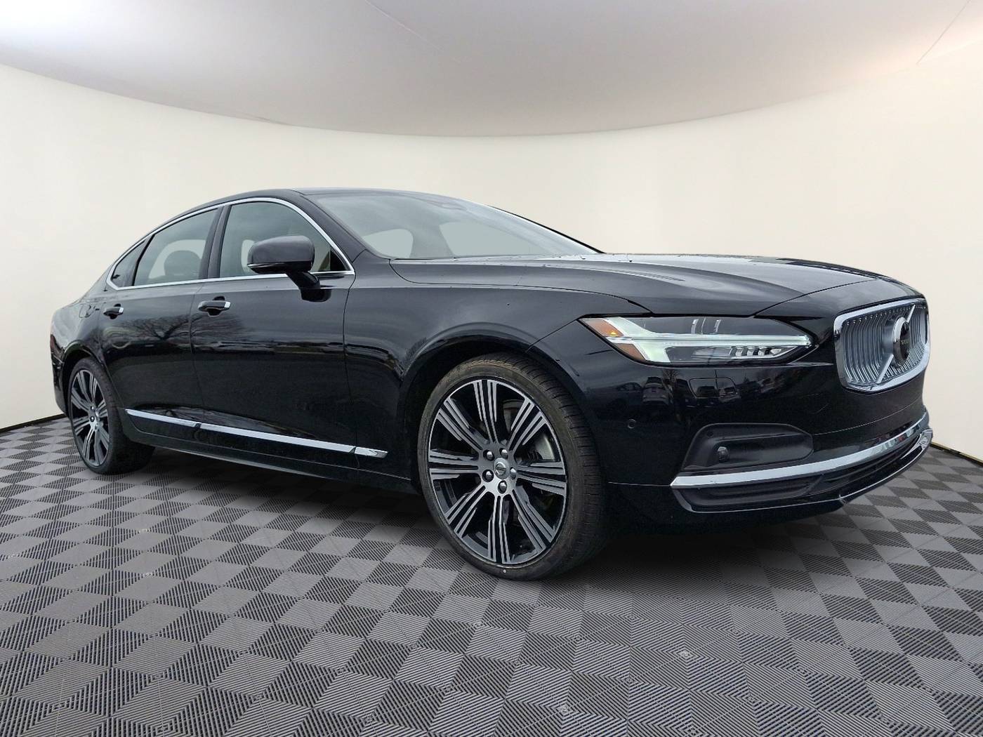 2022 Volvo S90