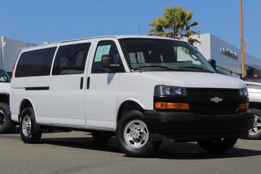 2022 Chevrolet Express Passenger