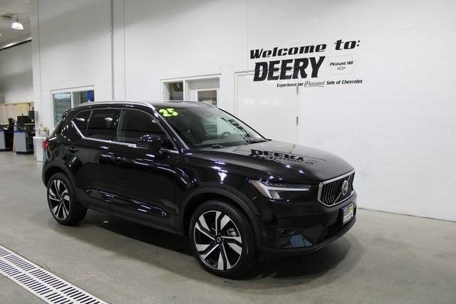 2025 Volvo XC40