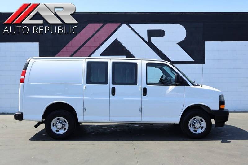 2022 Chevrolet Express Cargo Van