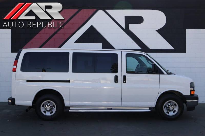 2017 Chevrolet Express Passenger