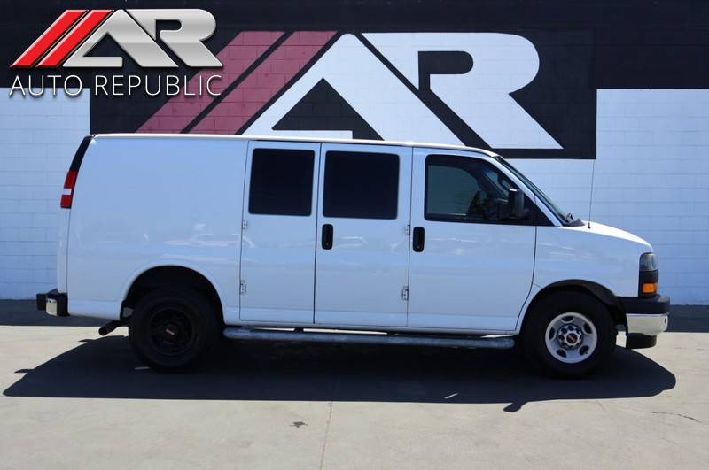 2019 GMC Savana Cargo Van