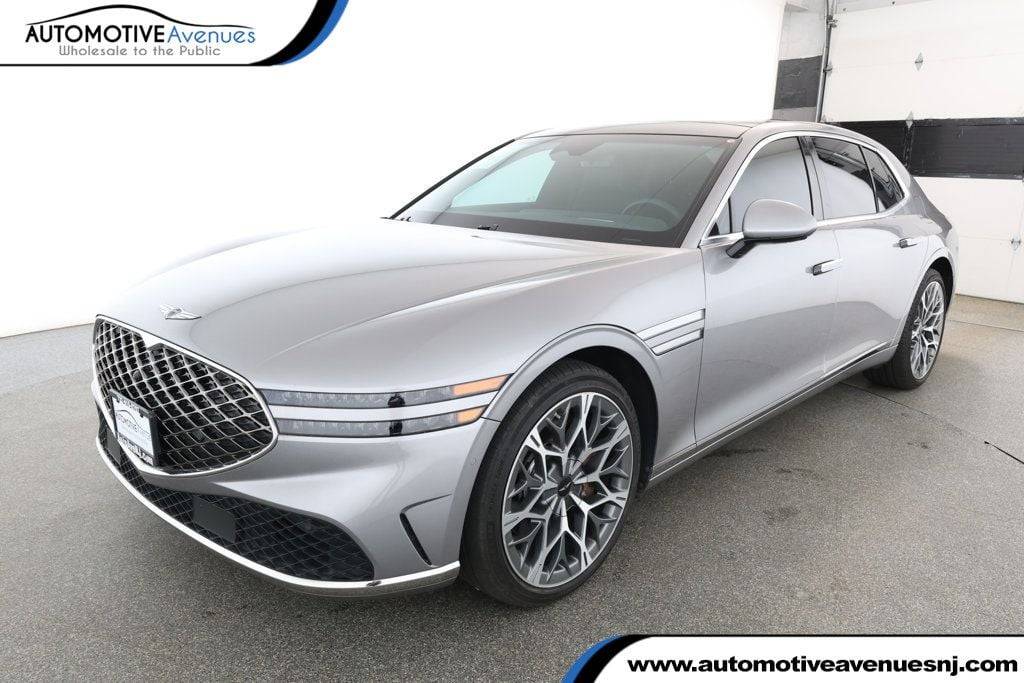2023 Genesis G90