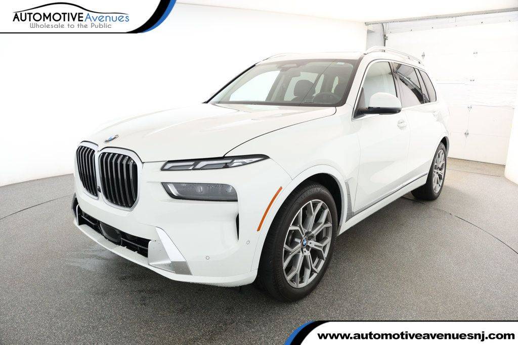 2023 BMW X7