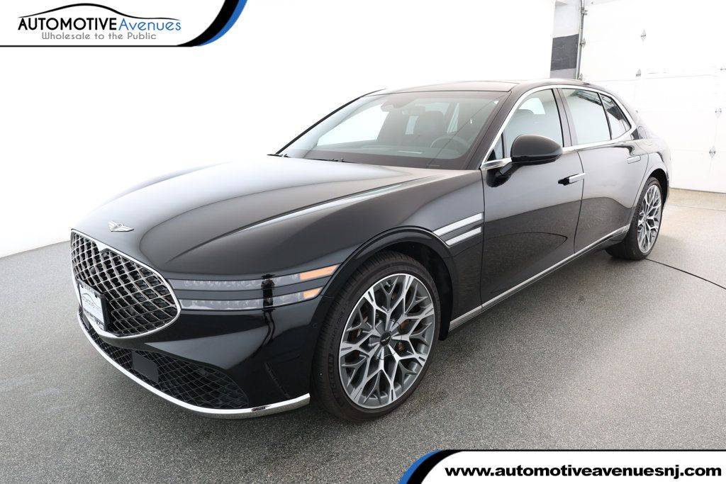 2023 Genesis G90