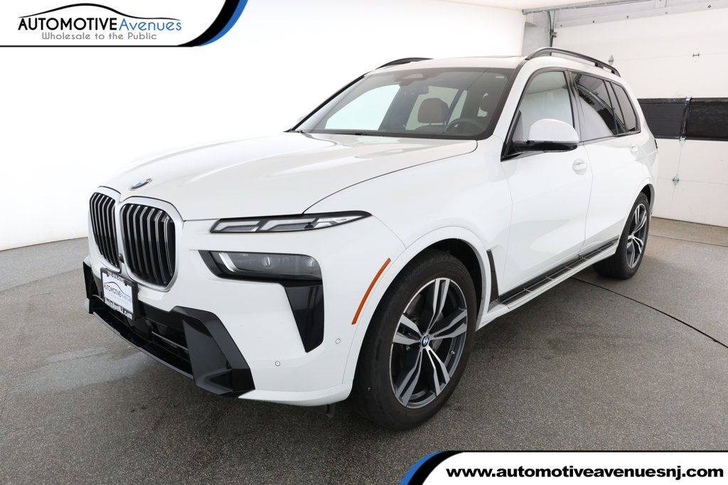 2023 BMW X7