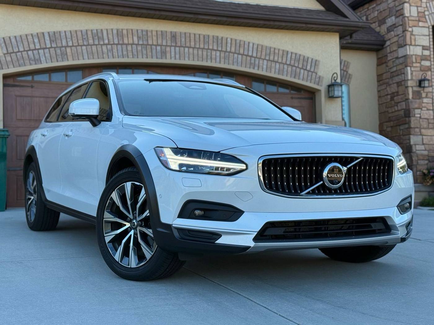 2022 Volvo V90 Cross Country