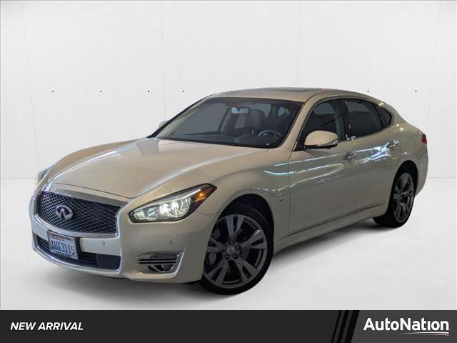 2015 Infiniti Q70