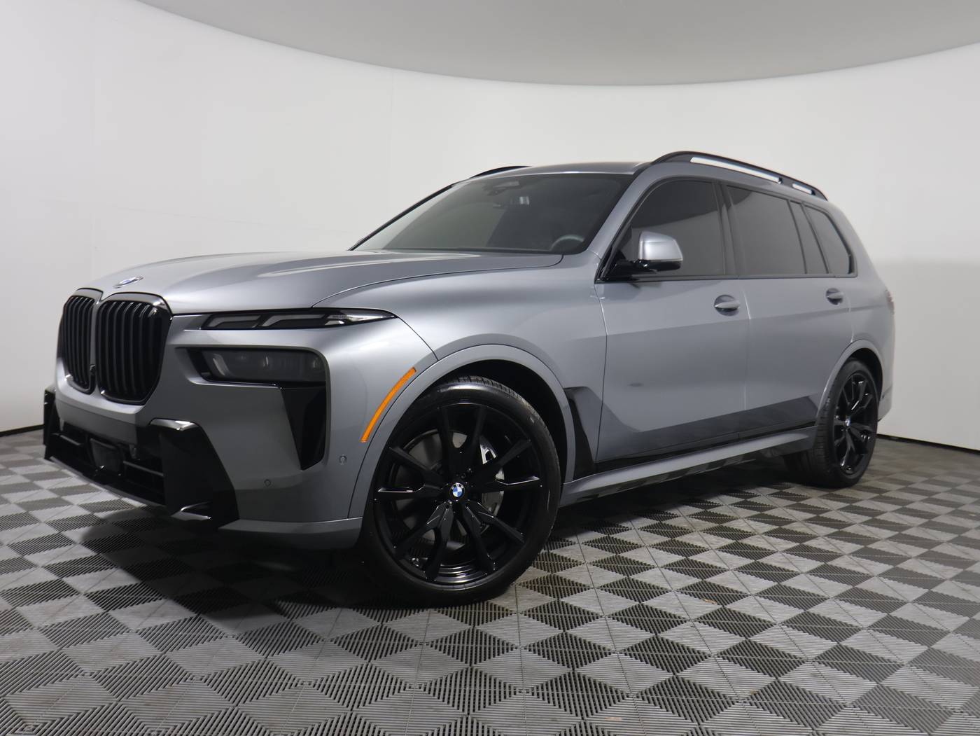 2025 BMW X7