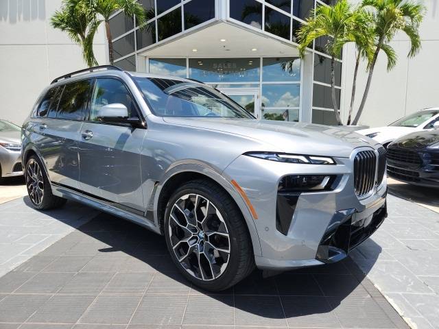 2023 BMW X7