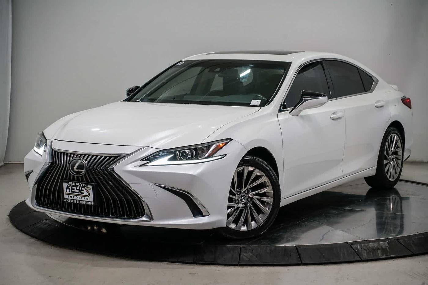 2019 Lexus ES