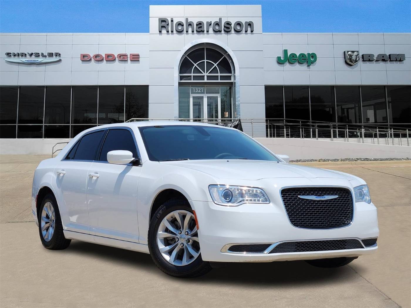 2023 Chrysler 300