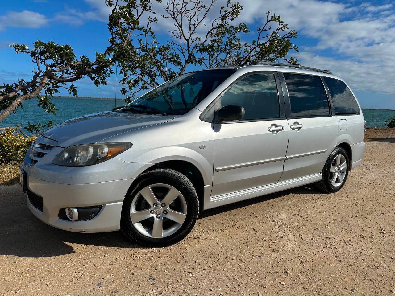 2004 Mazda MPV