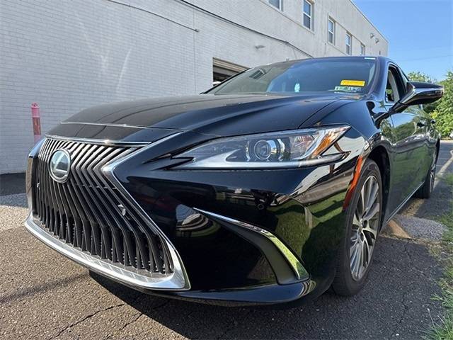 2019 Lexus ES