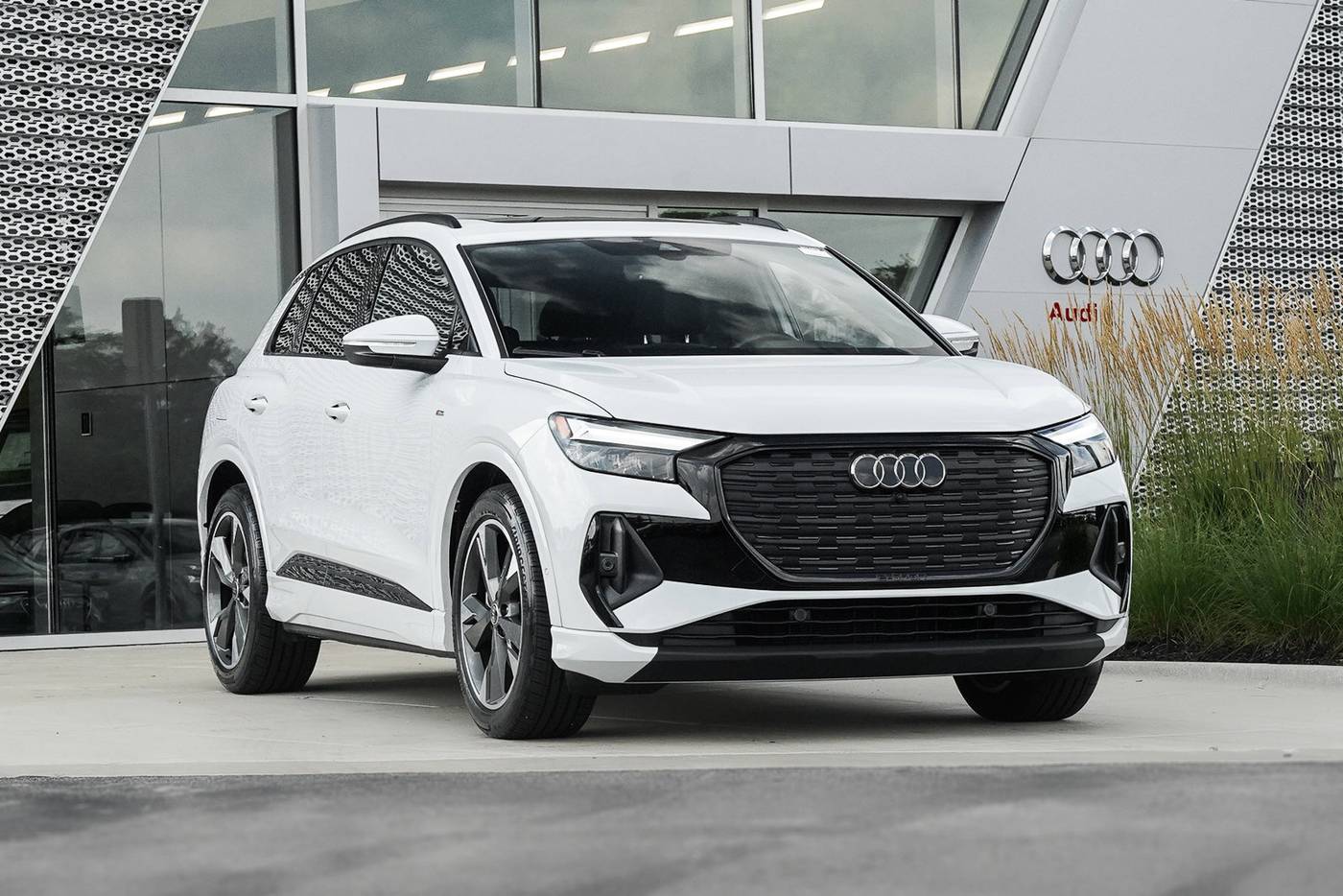 2024 Audi Q4 E-tron
