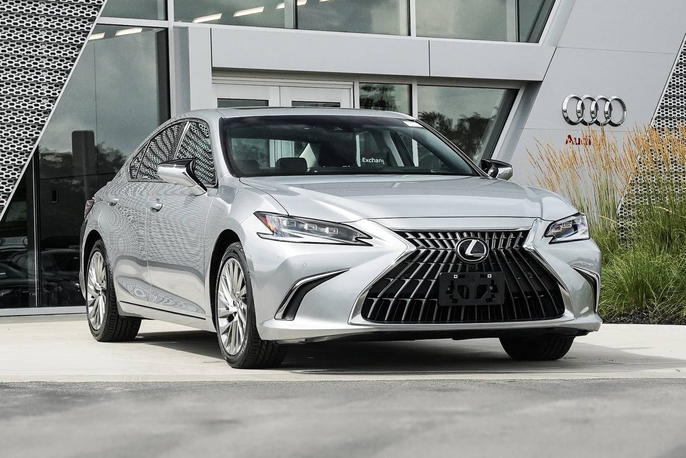 2023 Lexus ES