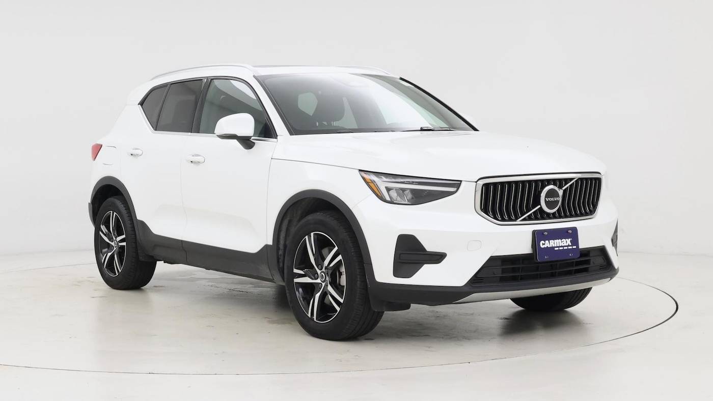 2025 Volvo XC40