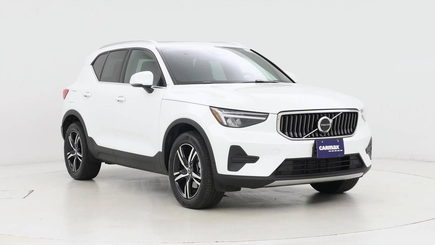 2025 Volvo XC40