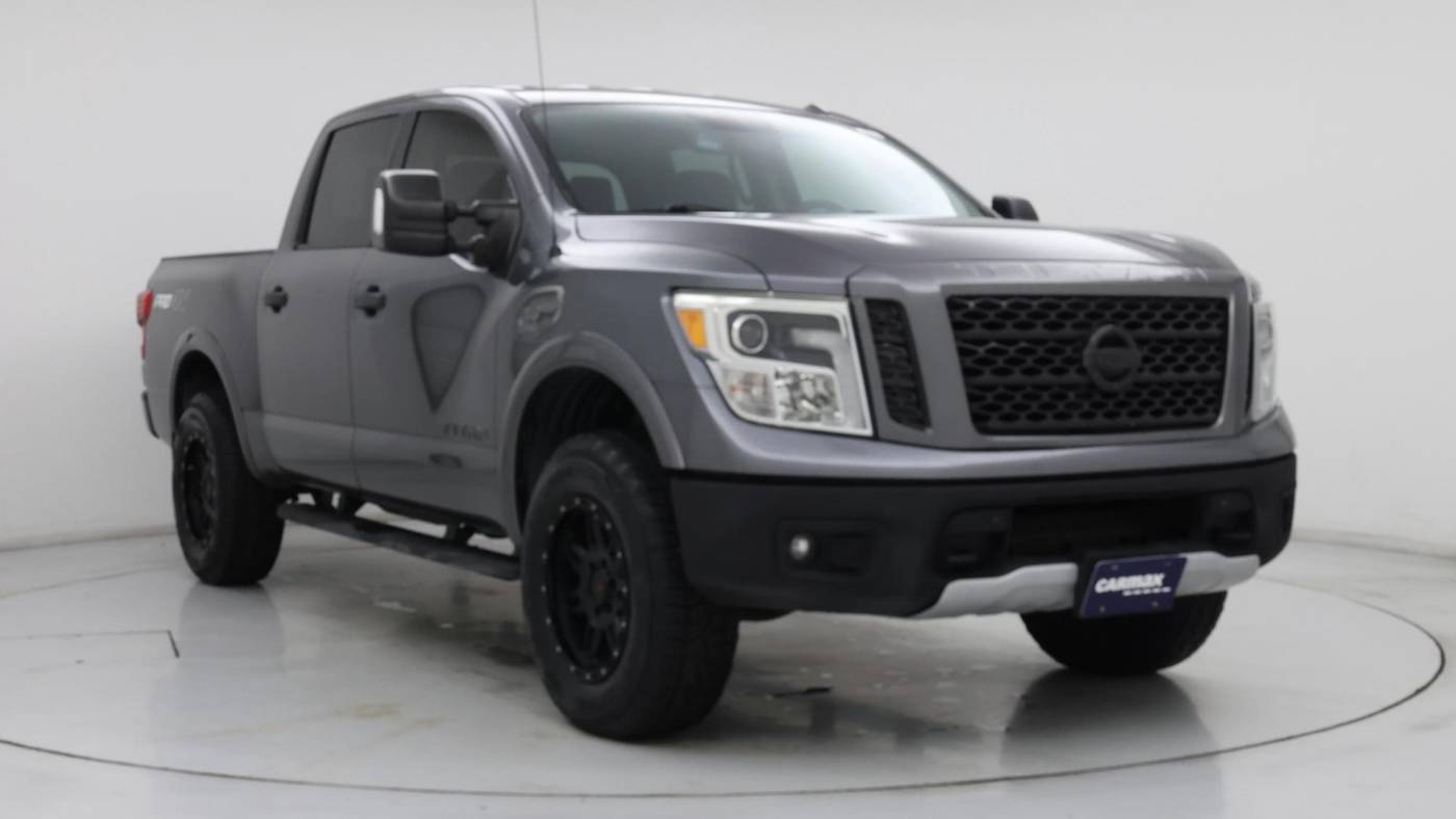 2017 Nissan Titan