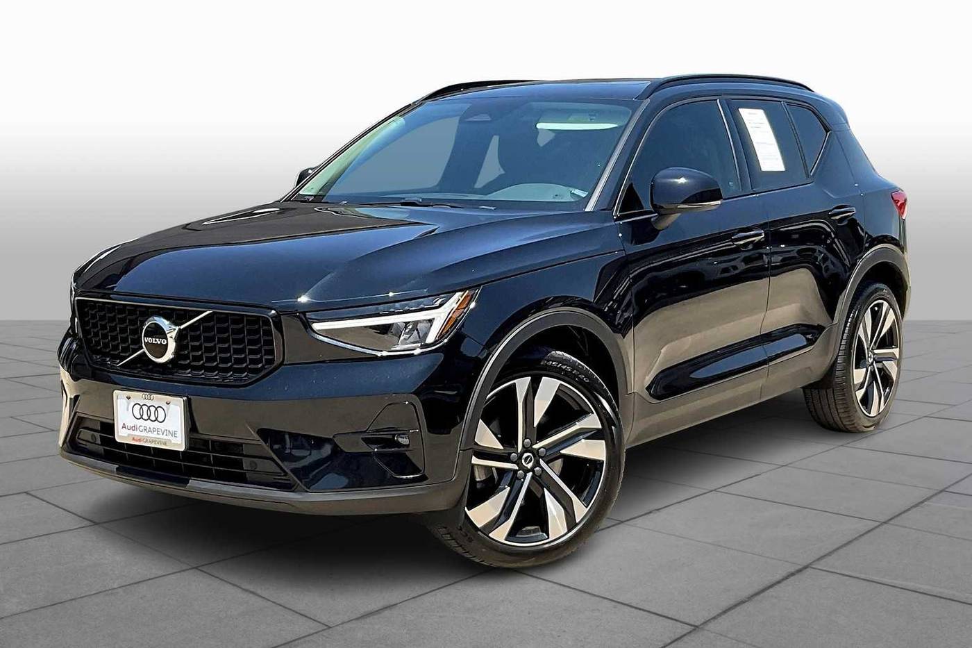 2023 Volvo XC40