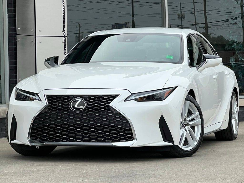 2022 Lexus IS